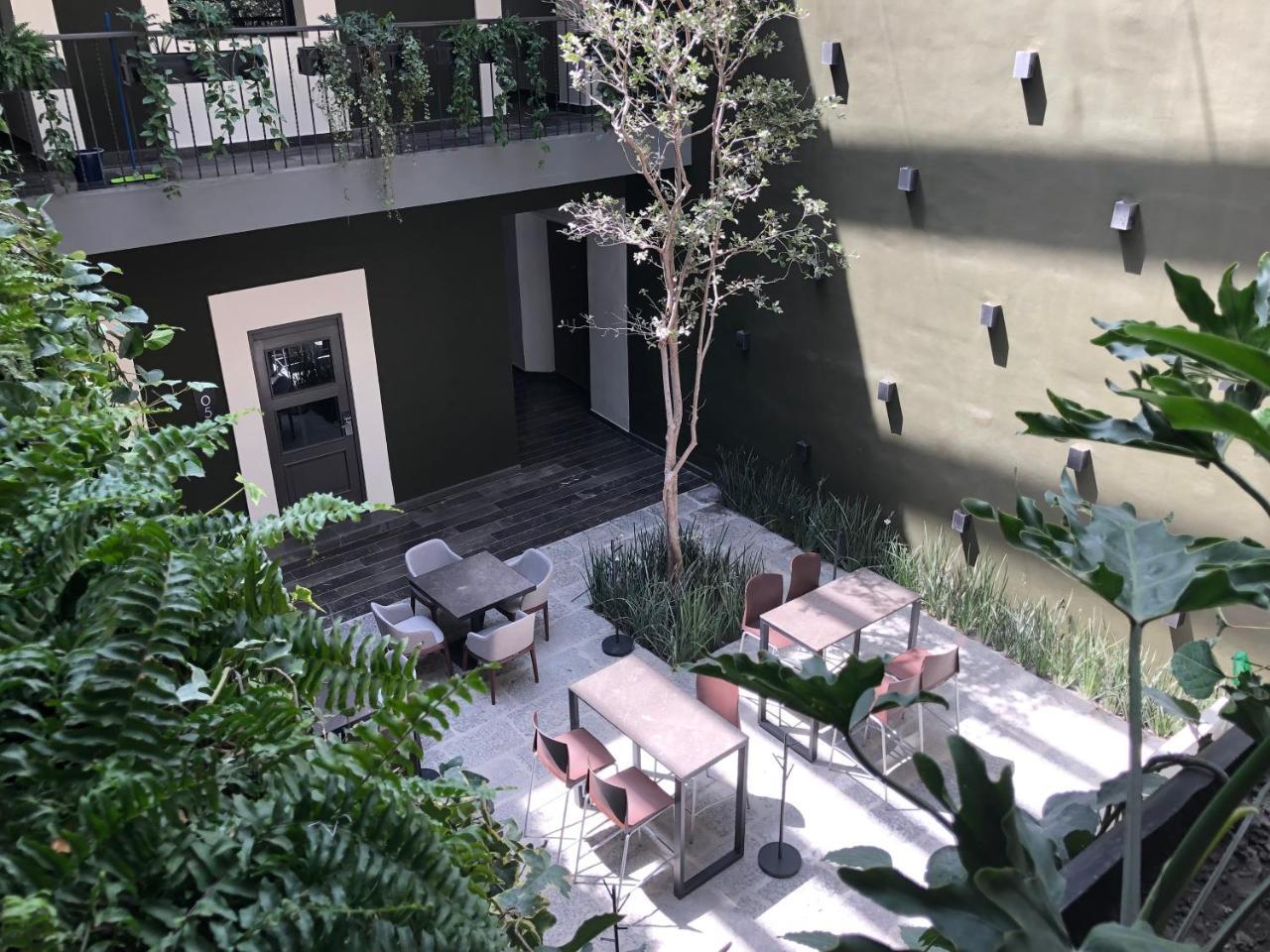 Isabel Hotel